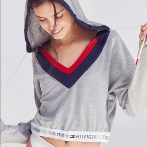 Tommy Hilfiger cropped hoodie